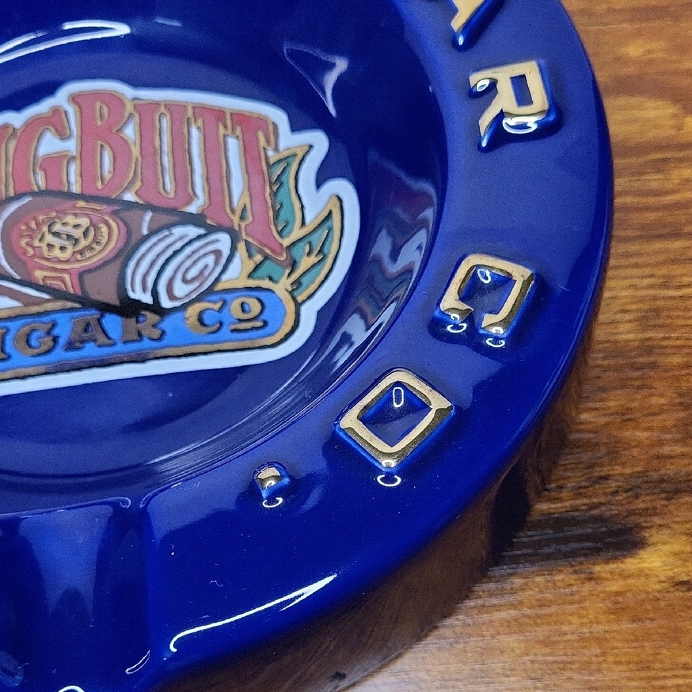 Blue Ashtray - Picture 7 of 13